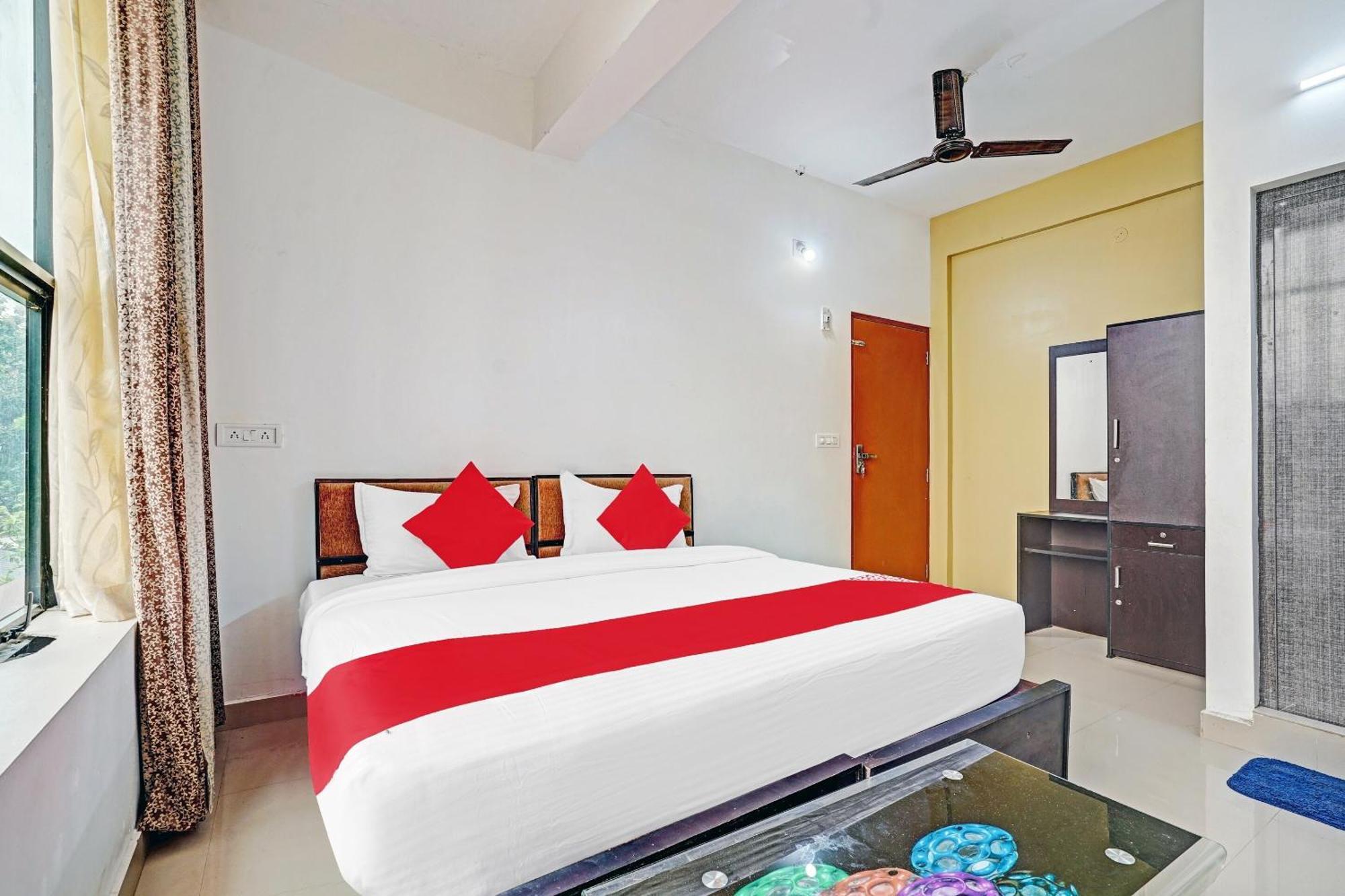 Hotel Thaza Rooms 尼杜巴塞莱 外观 照片